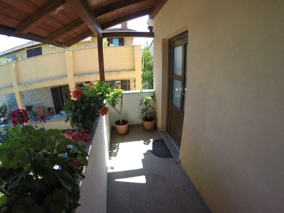 Apartman Koralj Apartamento PUY Exterior foto